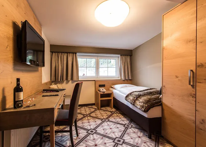 Valentin فندق 4*